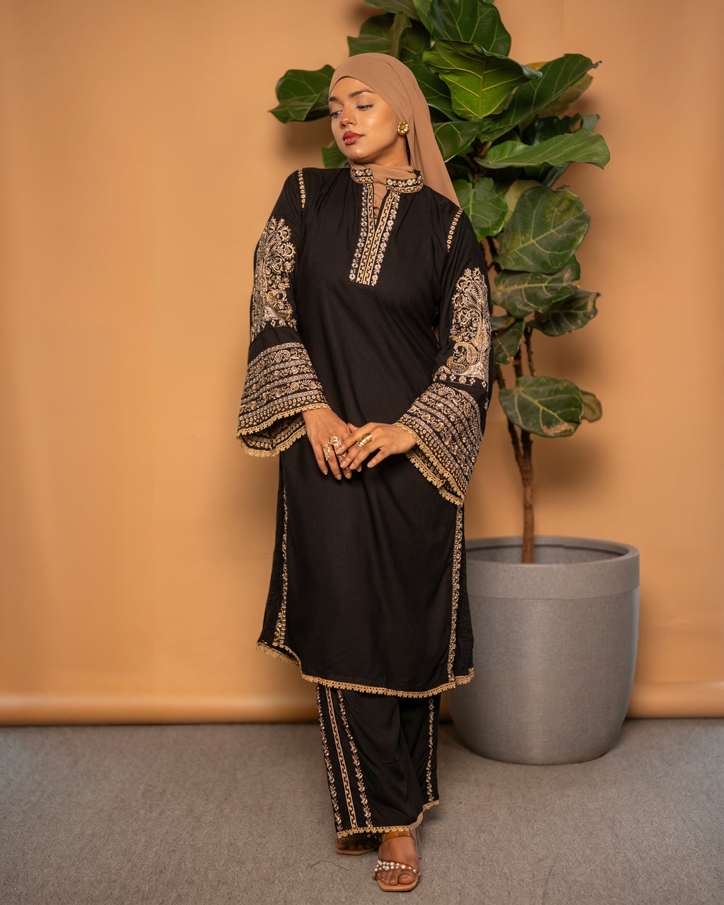 Zareen 3 Piece Suit Set
