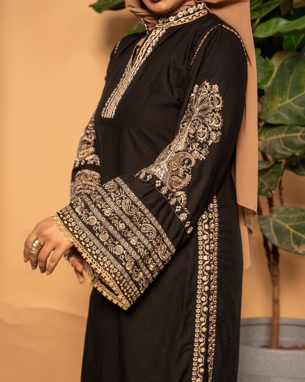 Zareen 3 Piece Suit Set