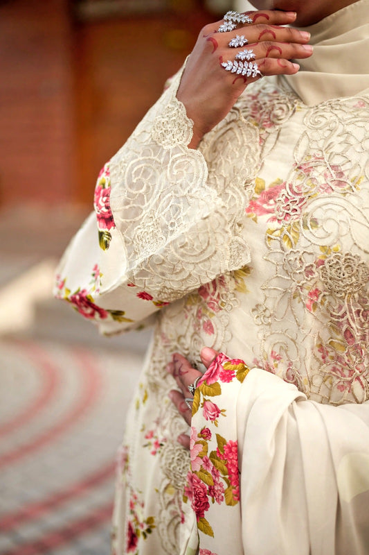 GULRUKH WHITE 3 PIECE SUIT